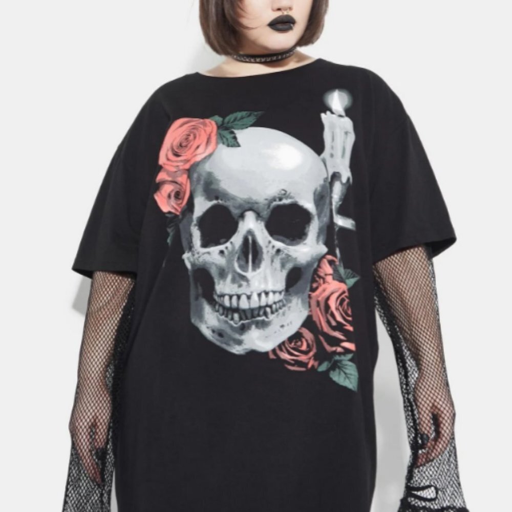 " LONELY ETERNALLY  VIGIL FISHNET  " GRAPHIC TEE ( BRAND NEW !!! )